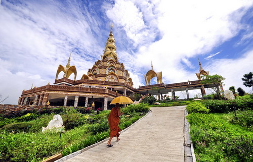 วัดพระธาตุผาแก้ว (ผาซ่อนแก้ว)