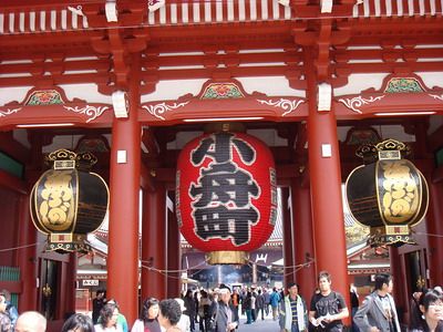 วัดเซ็นโซจิ (Sensoji Temple) 