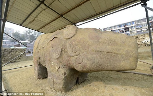 ตะลึง นักโบราณคดีค้นพบรูปปั้นหมีแพนด้า 2 พันปีเป็นครั้งแรก 
