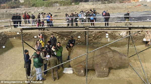 ตะลึง นักโบราณคดีค้นพบรูปปั้นหมีแพนด้า 2 พันปีเป็นครั้งแรก 