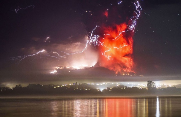 ภาพสุดสะพรึงของเหตุการณ์ “ภูเขาไฟระเบิด” ที่ชิลี  
