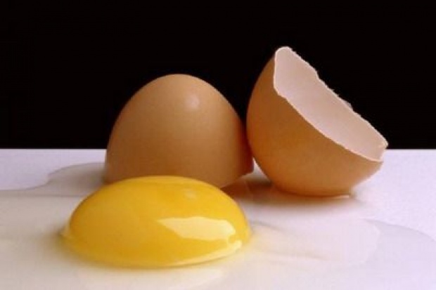 สารอาหารในไข่และผักใบเขียว ช่วยป้องกันตาบอด ในคนชรา 