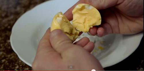 เทคนิคเจ๋งๆ ผสมไข่เเดงไข่ขาวให้เข้ากัน ทำอย่างไรไปชม