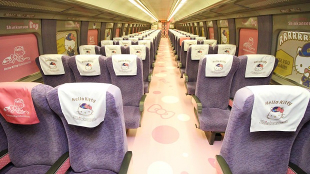 คาวาอี้~! ‘รถไฟชินคันเซน’ ลาย ‘Hello Kitty’ สุดคิวท์