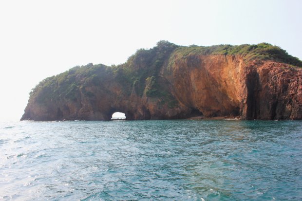 เกาะทะลุ เงียบสงบ งดงาม น่าจดจำ