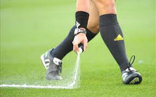 ทำความรู้จัก Vanishing spray อุปกรณ์กำหนดตำแหน่งในกีฬาฟุตบอล