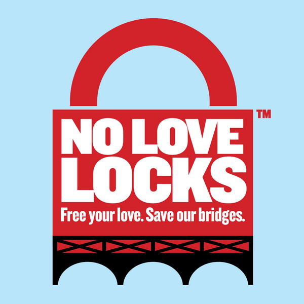 ปารีสรณรงค์ No Love Lock เลิกคล้องกุญแจรักบนสะพาน