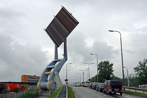 Slauerhoffbrug Bridge เป็นการยกสะพานที่เทพมาก