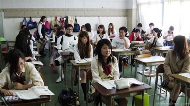 ไปดูกันกฎแปลกแต่จริง + เหตุผลที่นักเรียนญี่ปุ่น ต้องใส่กระโปรงสั้น !!!