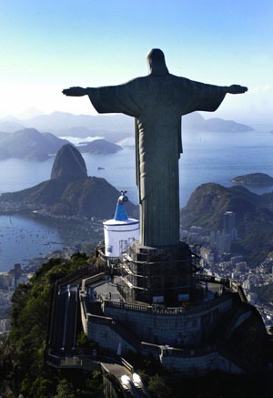 รูปปั้นพระเยซูตระหง่านที่บราซิล