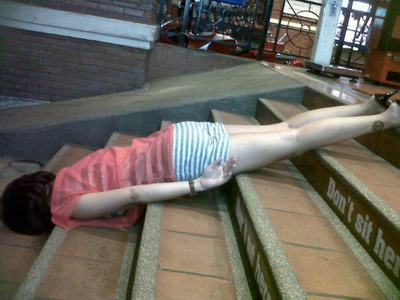 Planking ท่าแกล้งตาย พฤติกรรมฮิตบนโซเชียลเน็ตเวิร์ค