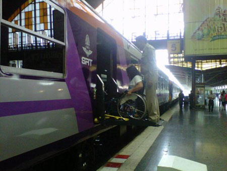 รถไฟเพื่อคนพิการขบวนแรกของไทย