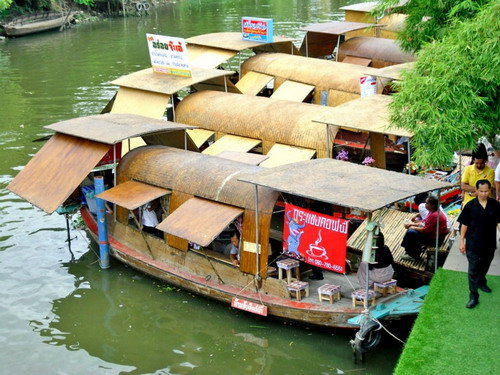 ตามรอย...นิยายรักอมตะ ตลาดน้ำขวัญเรียม