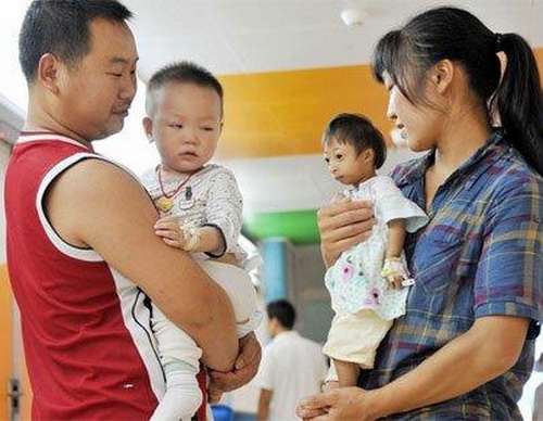 หนูน้อยชาวจีน 3ขวบ ตัวเล็กที่สุดในโลก สูงเพียง 54 ซม.