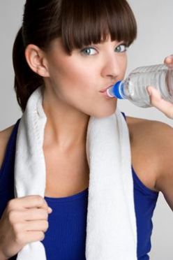 ดื่มน้ำเย็นขณะออกกำลังกาย