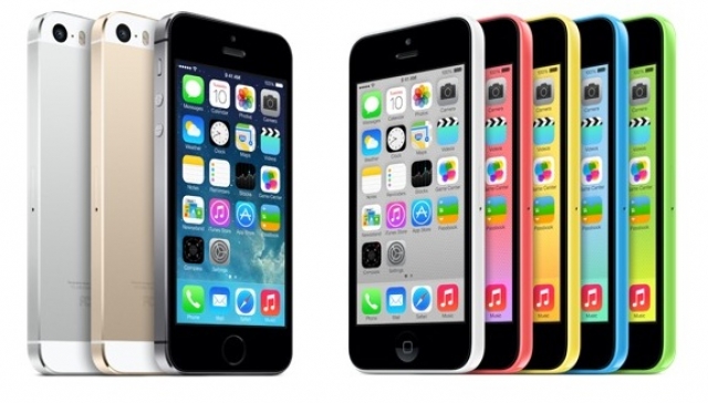 รีวิว iPhone 5s-iPhone 5c จากเว็บดังทั่วโลก รุ่นไหนดี รุ่นไหนมาแรง