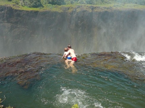 20 สถานที่ว่ายน้ำสุดแจ่มรอบโลก