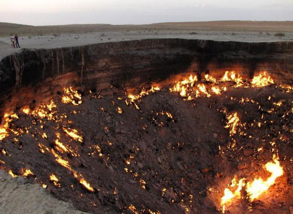 เรียกมันว่า “ประตูสู่นรก” ( Door to Hell ) 