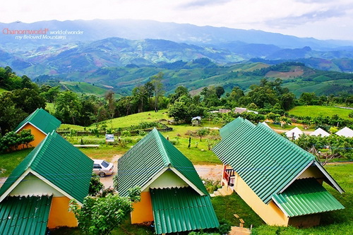 เช็คอิน 9 สุดยอดที่พักวิวสวยฤดูฝน