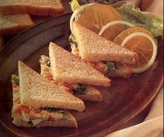 แซนด์วิชผักกับปลาทูน่า
