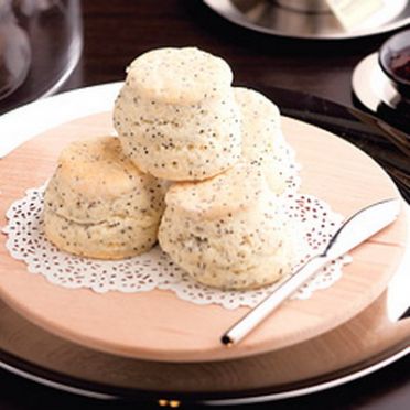 Maple poppy seed scone 