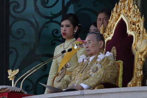 ชมภาพชุดพระราชพิธีมหามงคลเฉลิมพระชนมพรรษา 