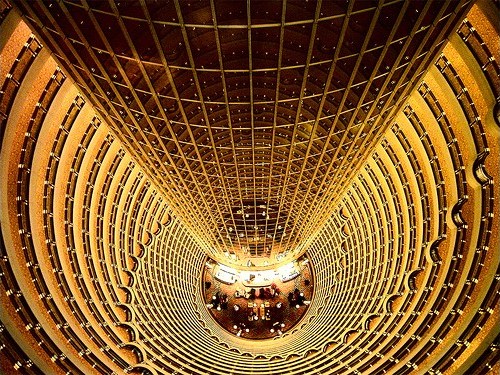 8 Jin Mao Tower เซียงไฮ้ ประเทศจีน