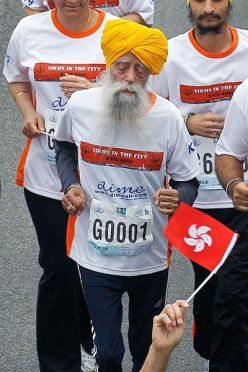 คุณปู่อินเดียวัย 101 ปี นักวิ่งมาราธอนแก่ที่สุดในโลก