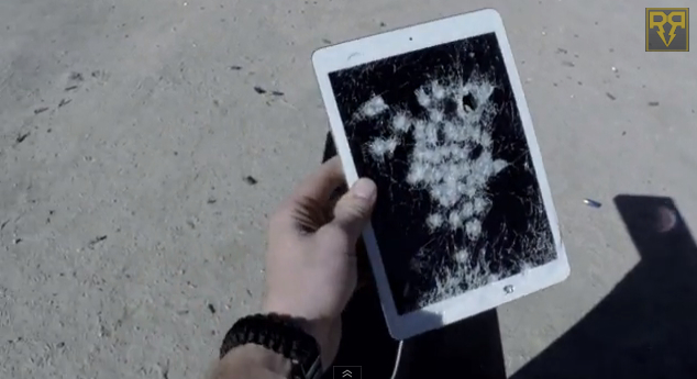 เมื่อ iPad Air มาเจอกับปืนไรเฟิล .50 Cal 