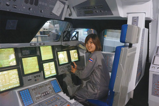 พิรดา เตชะวิจิตร์ หญิงไทยคนแรกบนห้วงอวกาศ