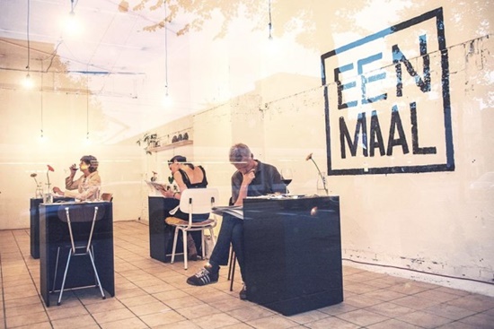 Eenmaal – Table-for-One Restaurant ร้านอาหารสำหรับกินคนเดียว