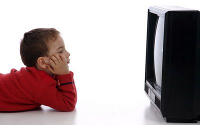 เด็กช่วง 3 ขวบปีแรกดูทีวีส่งผลลบ
