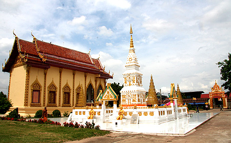 พระธาตุศรีคุณ พระธาตุประจำวันอังคาร (ภาพ : ททท. นครพนม)