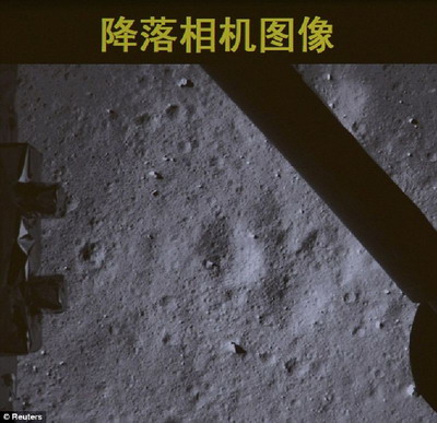 จีนสุดเจ๋ง สร้างประวัติศาสตร์ ปล่อยรถหุ่นยนต์กระต่ายหยกลงสำรวจดวงจันทร์สำเร็จ