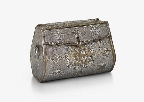 เผยโฉมกระเป๋าถือเก่าแก่ที่สุดในโลกอายุกว่า 700 ปี