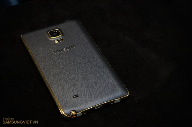 ยลโฉม Samsung Galaxy Note Edge เวอร์ชั่นทองคำ 24 กะรัต สุดอร่าม!!