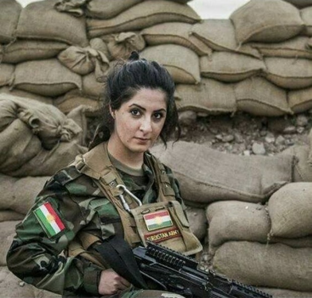 สวยสังหาร!!! นักรบหญิงอิหร่านผู้เด็ดหัวกลุ่มISIS สังหารไปแล้วนับ 100 ศพ  