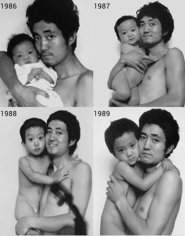 เริ่ดเวอร์!!!  พ่อถ่ายรูปคู่กับลูกทุกปี จนถึงวันที่กลายเป็นคุณปู่