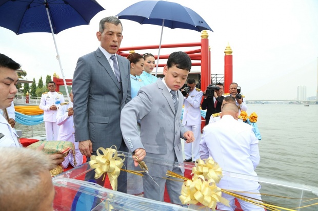 อบอุ่น!!ภาพสายสัมพันธ์ ในหลวง ร.10 และ พระราชธิดา-พระราชโอรส