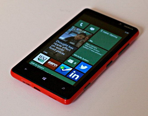8. Nokia Lumia 820