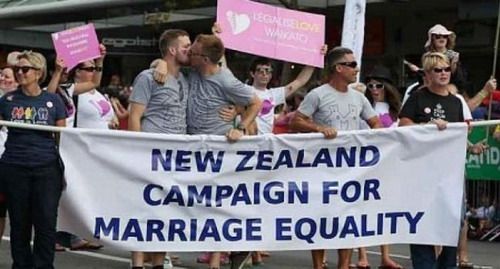 เกย์นิวซีแลนด์เตรียมฉลองรัฐสภาไฟเขียวเพศเดียวกันแต่งงาน