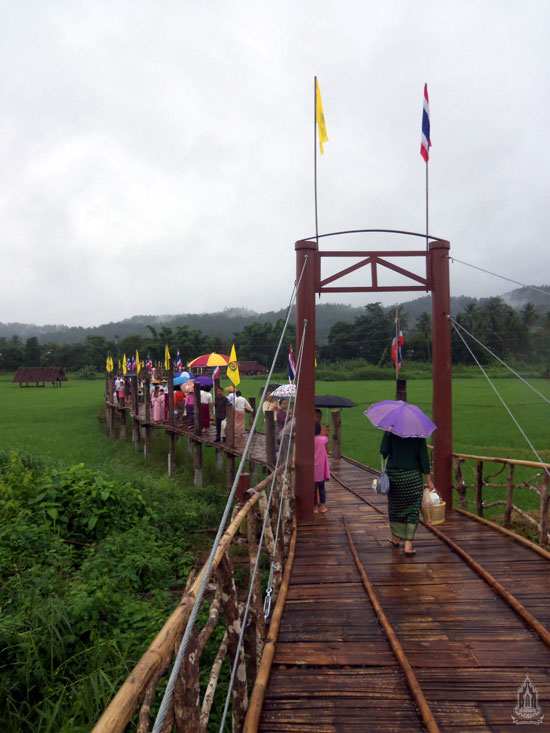 เที่ยวหน้าฝน แวะยลสะพานซูตองเป้ สะพานบุญแห่งความสำเร็จ