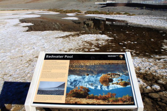 ทะเลสาบเกลือในอุทยานแห่งชาติเดธวัลเลย์ (Death Valley National Park) 