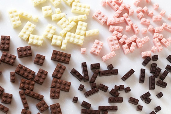 ของเล่นกินได้!! ปลดปล่อยจินตนาการพร้อมความอร่อยไปกับ Chocolate LEGO