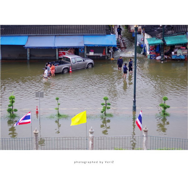 บรรยากาศวิกฤิตน้ำท่วม จากโรงพยาบาลพระนครศรีอยุธยา จากผู้ประสบภัย