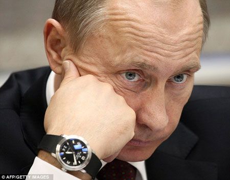 ประท้วง ผู้นำรัสเซียใส่นาฬิกาแพงกว่าเงินเดือน