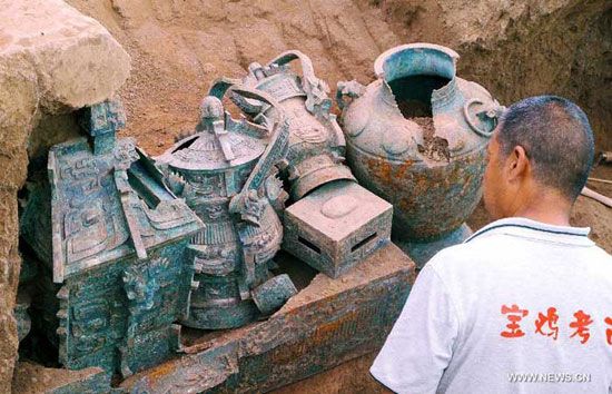 นักโบราณคดีจีนขุดพบชุดเกราะโบราณ 3 พันปี