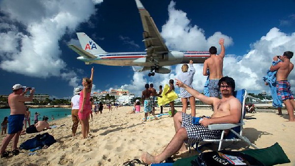 ชายหาดที่จะทำให้คุณ เซลฟี่กับ เครื่องบิน ได้ในระยะประชิด!