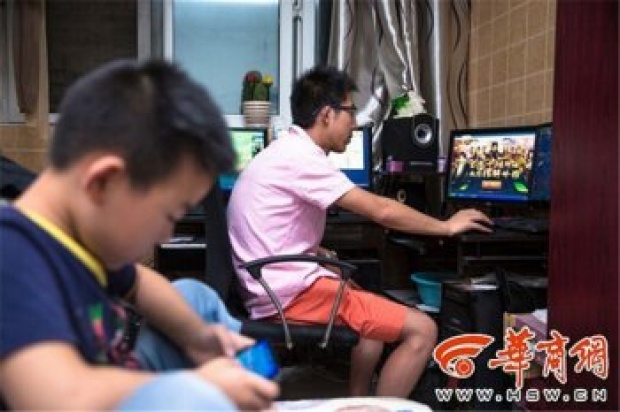 เล่นเกมส์จนรวย!! หนุ่มจีนหาเงินได้ 54,000 บาท/เดือนจากการเล่นเกมส์ออนไลน์ 