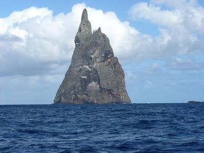 ♣ การค้นพบครั้งยิ่งใหญ่ ของ เกาะพีระมิด (Balls Pyramid) ♣ 